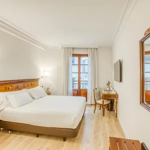 https://tryp-arenal.sansebastianhotels.net