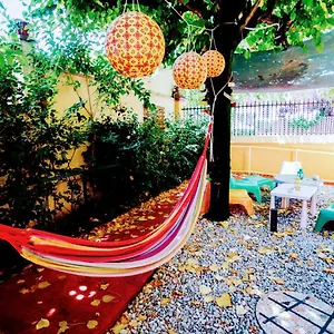 https://feetup-garden-house-hostel-barcelona.topbarcelonahotels.com